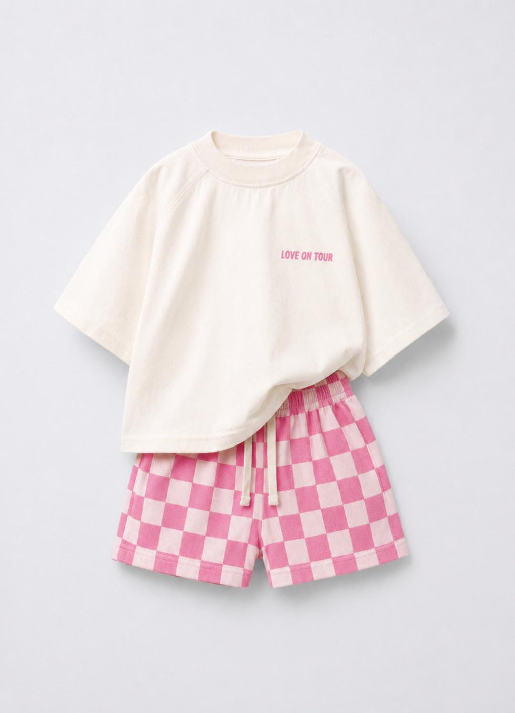 love on tour girl set